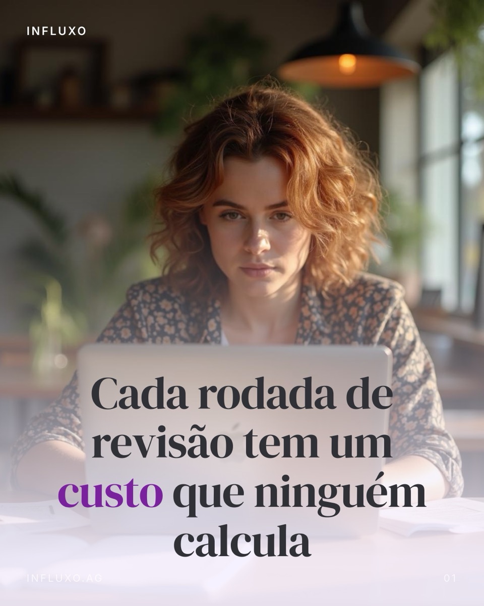 Peça ilustrativa com uma profissional e composição editorial sobre revisão de conteúdo